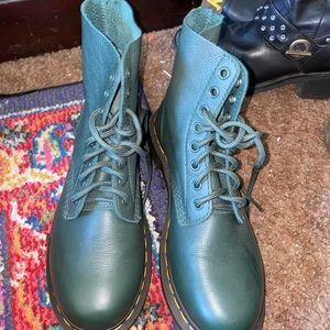 Green pascal doc martens women’s size 8